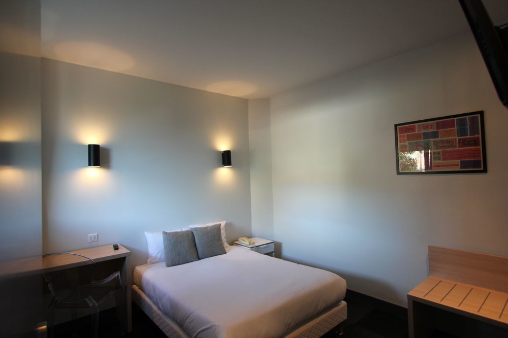 Hotel Vol De Nuit Purpan Toulouse Exterior foto